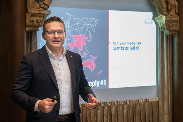 1.܇̫^(q)Thilo Halterol(f).jpg