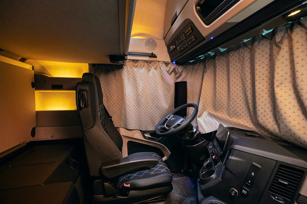 10. Actros Edition 2Ķ׼{TmƄ֮.jpg