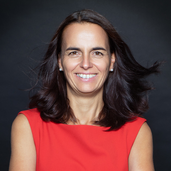 D2. ķգЇ(gu)܇ͶY޹˾ϯ(zh)йٰ裨Nicole Engel.jpg